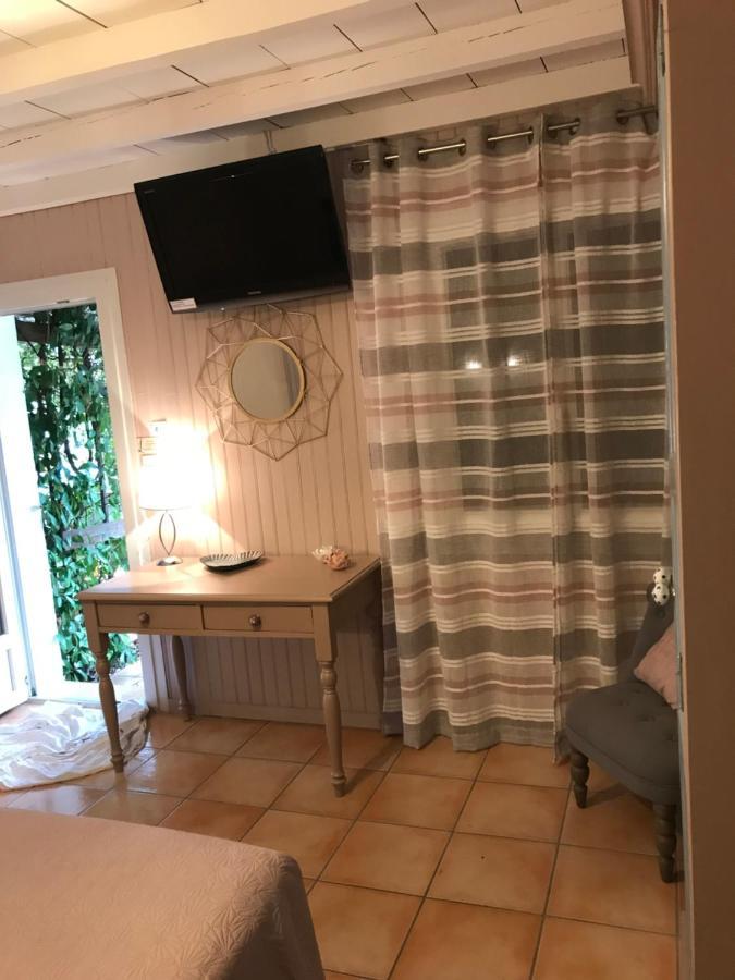 Logis Hotel Restaurant Hostellerie De La Tour Fontvieille Ngoại thất bức ảnh