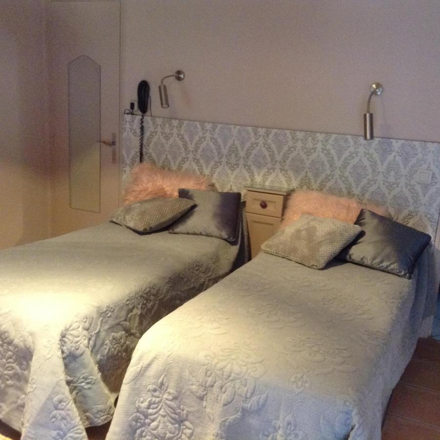 Logis Hotel Restaurant Hostellerie De La Tour Fontvieille Ngoại thất bức ảnh
