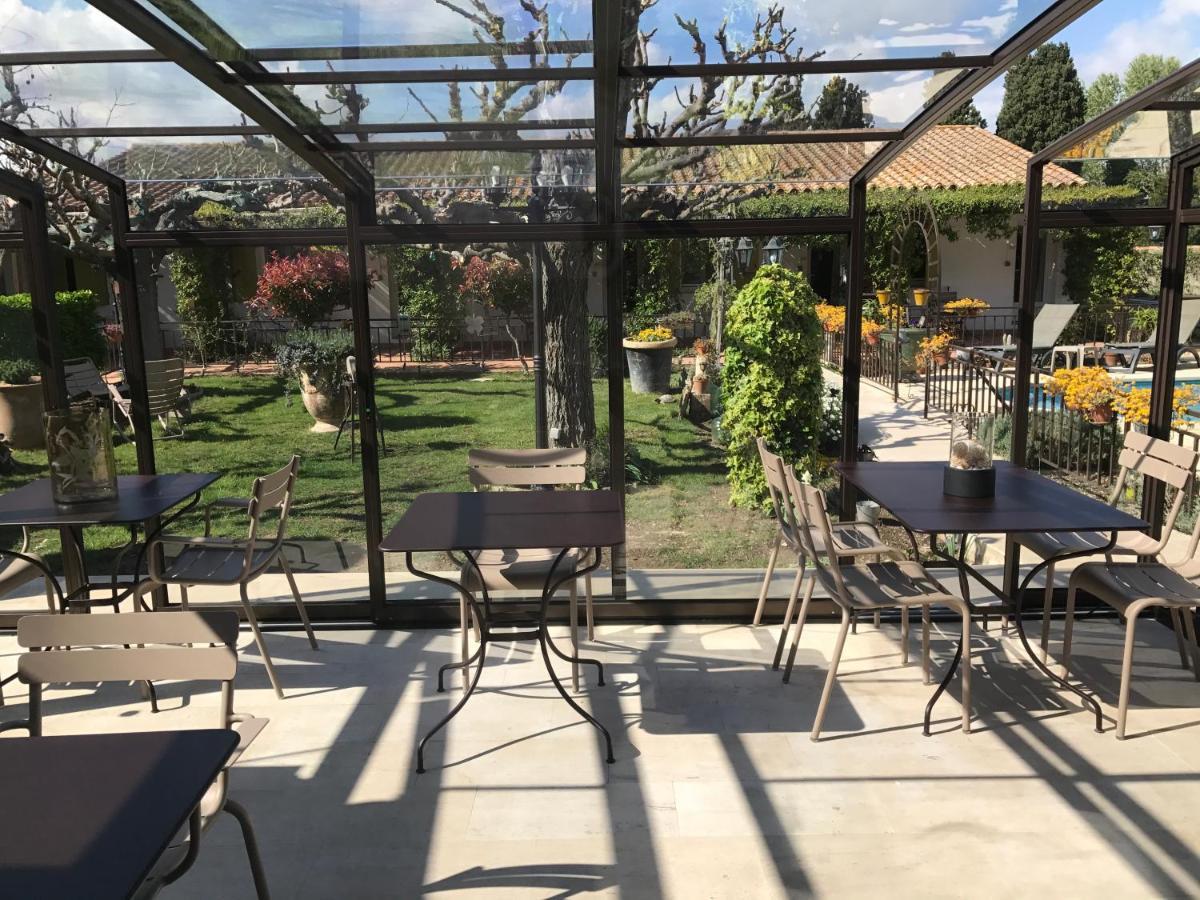 Logis Hotel Restaurant Hostellerie De La Tour Fontvieille Ngoại thất bức ảnh